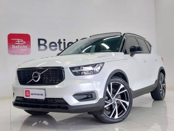 VOLVO XC40 2021