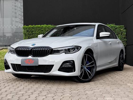 BMW 330e 2021