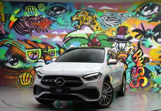 MERCEDES-BENZ GLA 200 2023