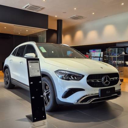 MERCEDES-BENZ GLA 200 2025