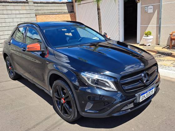 MERCEDES-BENZ GLA 200 2016
