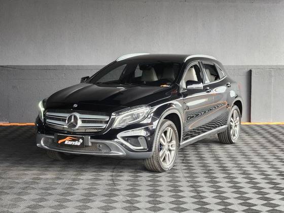 MERCEDES-BENZ GLA 200 2015