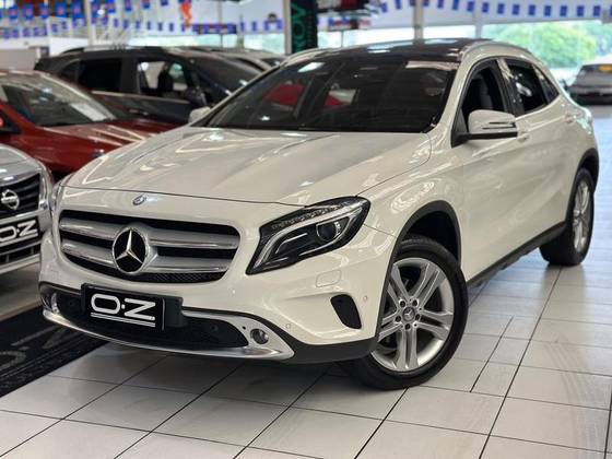 MERCEDES-BENZ GLA 200 2017