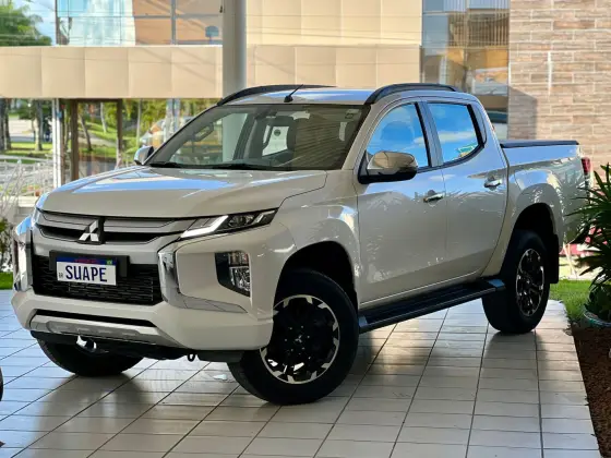 MITSUBISHI L200 TRITON 2023