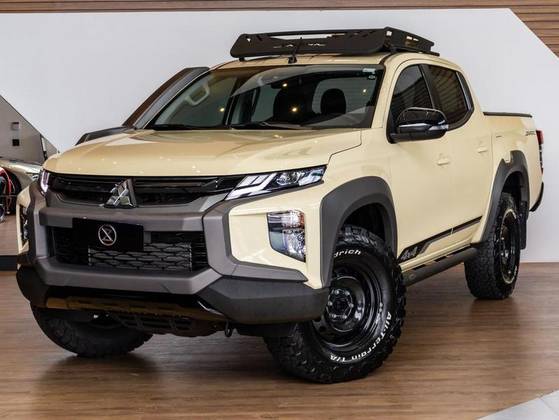 MITSUBISHI L200 TRITON 2025