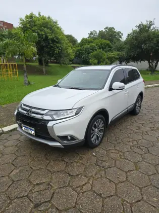 MITSUBISHI OUTLANDER 2016