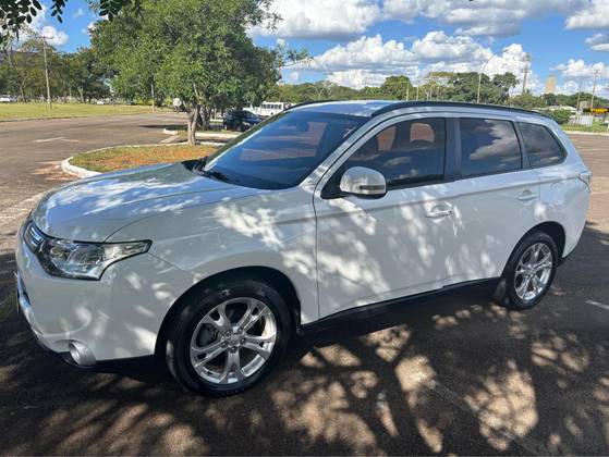 MITSUBISHI OUTLANDER 2014