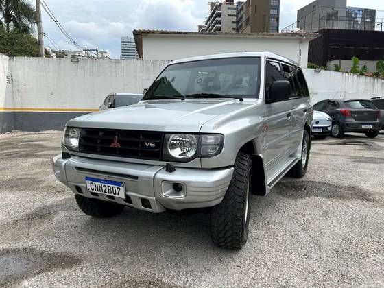 MITSUBISHI PAJERO 1999