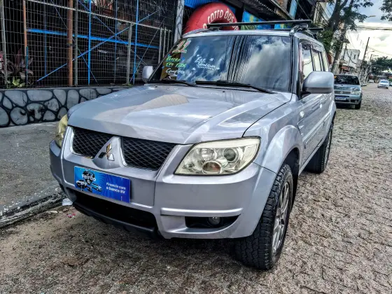 MITSUBISHI PAJERO TR4 2011