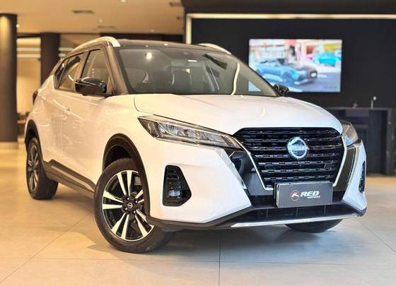 NISSAN KICKS 2023