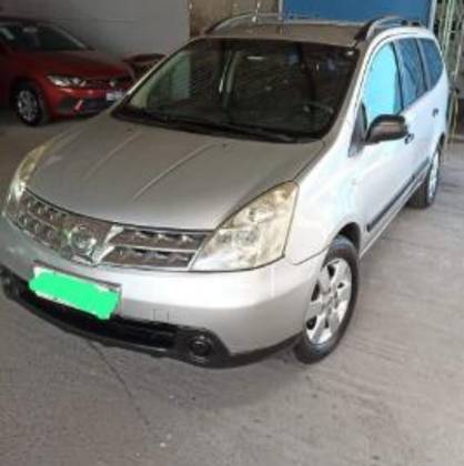NISSAN LIVINA 2010