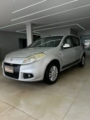 RENAULT SANDERO 2012