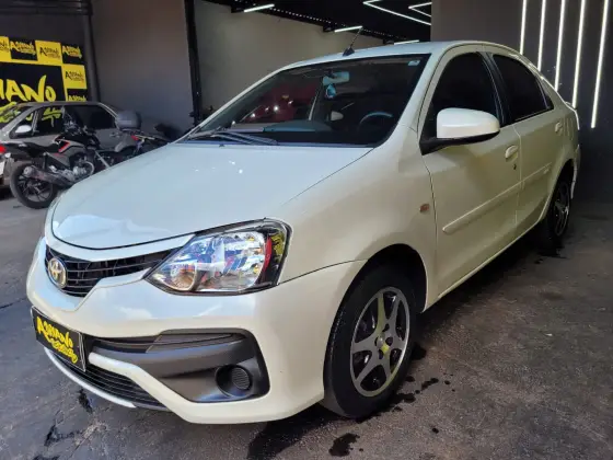 TOYOTA ETIOS 2018