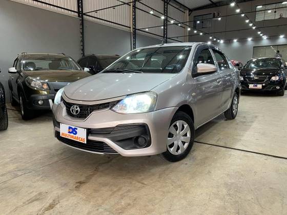 TOYOTA ETIOS 2018