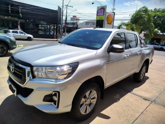 TOYOTA HILUX 2019