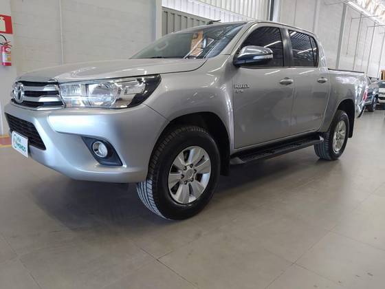 TOYOTA HILUX 2017