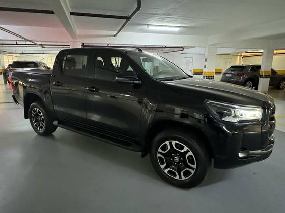 TOYOTA HILUX 2023
