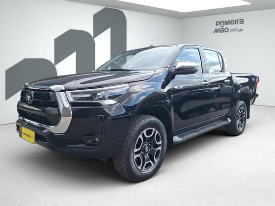 TOYOTA HILUX 2023