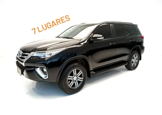 TOYOTA HILUX SW4 2017