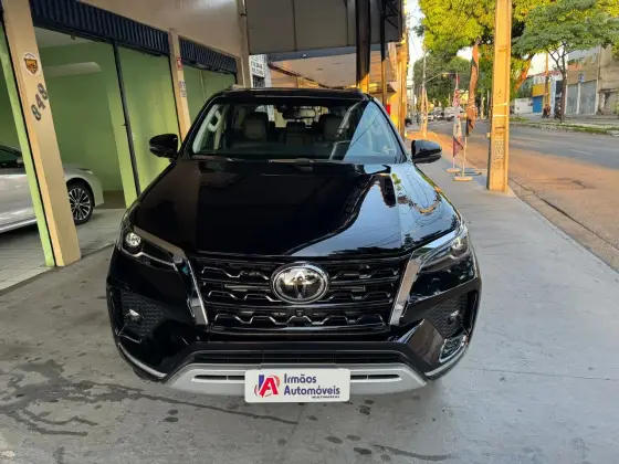 TOYOTA HILUX SW4 2022