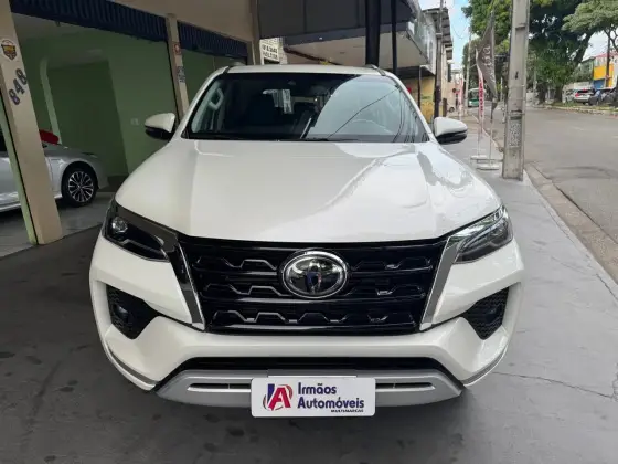 TOYOTA HILUX SW4 2021