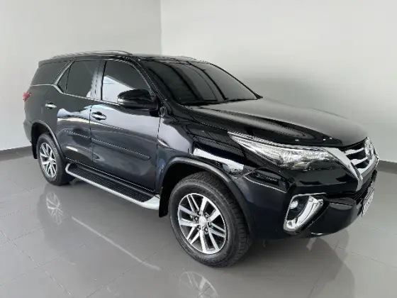 TOYOTA HILUX SW4 2019