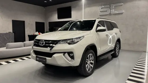 TOYOTA HILUX SW4 2020