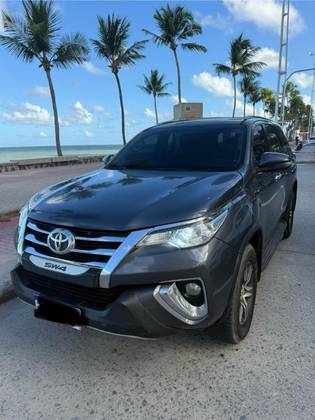 TOYOTA HILUX SW4 2019