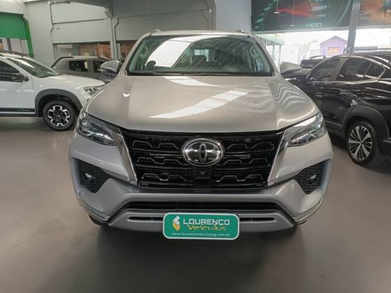 TOYOTA HILUX SW4 2022