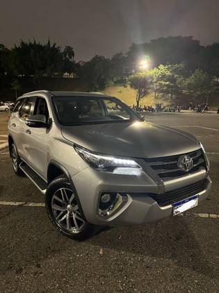 TOYOTA HILUX SW4 2016