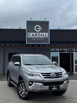 TOYOTA HILUX SW4 2019