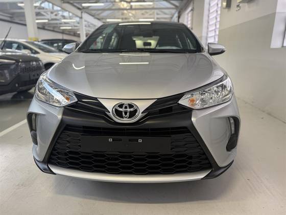 TOYOTA YARIS 2025