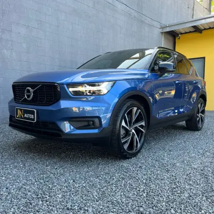 VOLVO XC40 2021