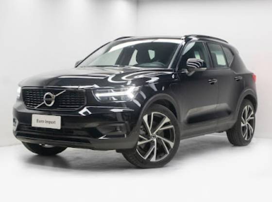 VOLVO XC40 2021