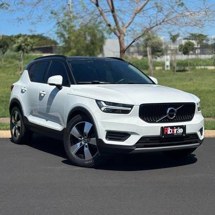 VOLVO XC40 2019