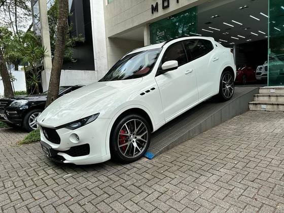 MASERATI LEVANTE 2017