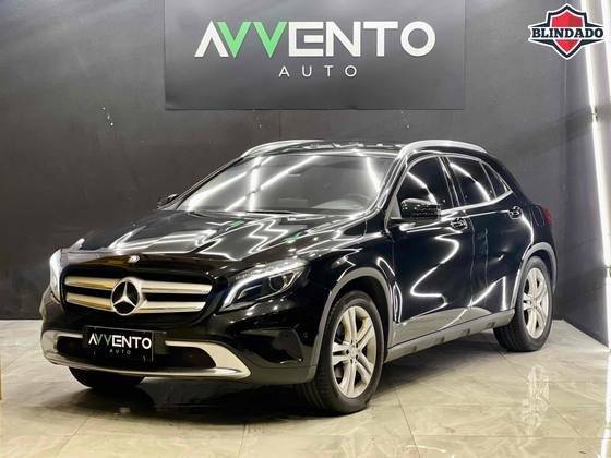 MERCEDES-BENZ GLA 200 2017