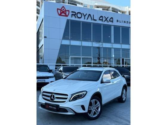 MERCEDES-BENZ GLA 200 2017