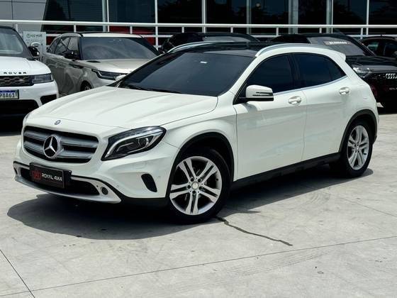 MERCEDES-BENZ GLA 200 2016