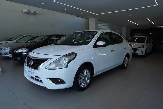 NISSAN VERSA 2018