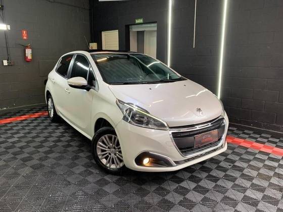PEUGEOT 208 2017