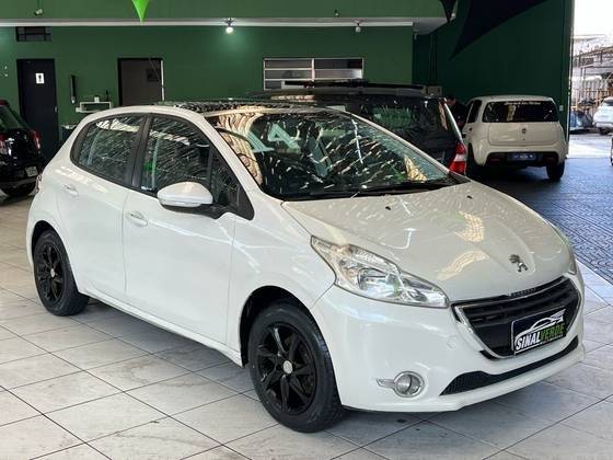 PEUGEOT 208 2014