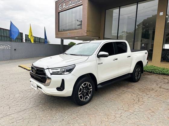 TOYOTA HILUX 2022