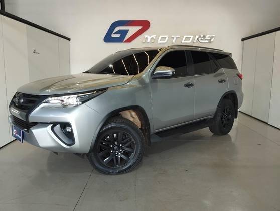 TOYOTA HILUX SW4 2018