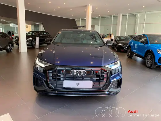 AUDI Q8 2023