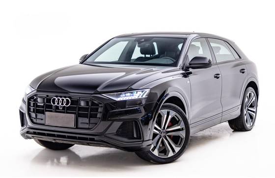 AUDI Q8 2022