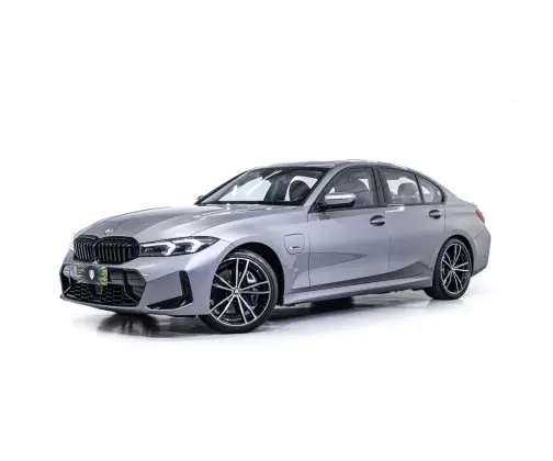 BMW 330e 2023