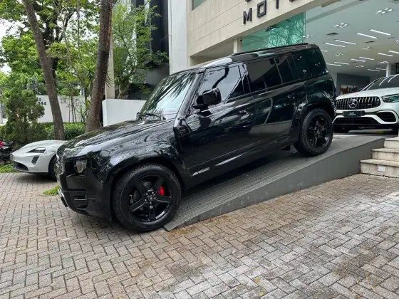 LAND ROVER DEFENDER 2021