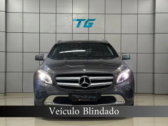 MERCEDES-BENZ GLA 200 2017