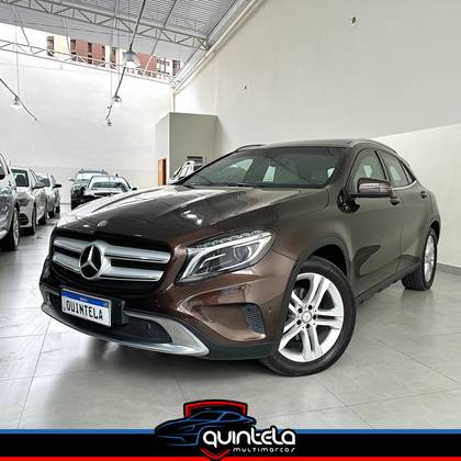 MERCEDES-BENZ GLA 200 2015